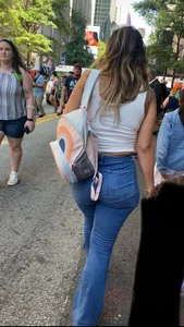 Big ass Latina filling up jeans