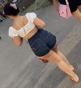 Oblivious wedgie on big booty (not oc)