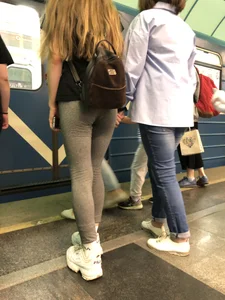 Skinny Girl in Leggings Subway Candid