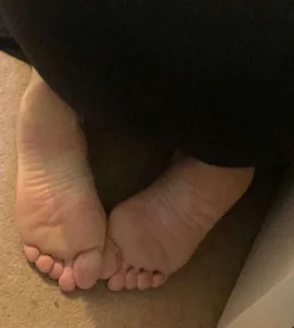 Feet of candid milfs