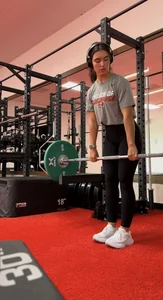 (OC) Beautiful fit brunette with jaw-dropping face at gym in leggings