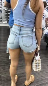 Such a wide and thick ass