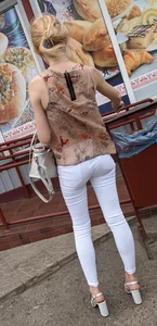 Milf in Skinny Jeans on High Heels Street Creepshot