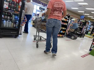 Milf buying groceries