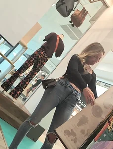 Beautiful milf enjoys me recording her