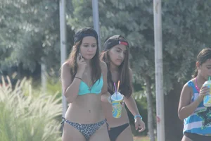 Deerfield Beach, Florida sexy girls and teens in bikinis