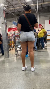 Latina booty sits nicely in shorts