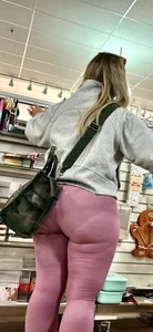Blonde lady in pink leggings VPL‼️