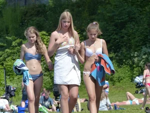 Bikini girls