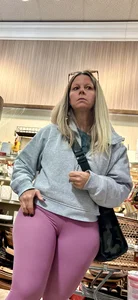 Blonde lady in pink leggings VPL‼️