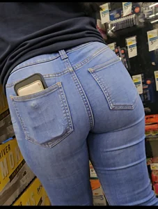 MILF Shorty with a Fat ass in Jeans