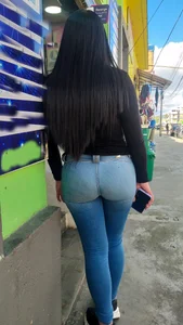 Hermoso culo en jeans apretado