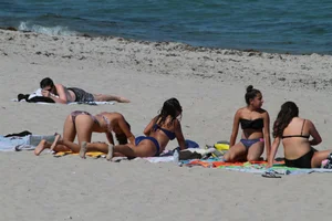 Florida beach and bikini girls