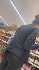 Sexy pregnant women with a nice ass & cameltoe
