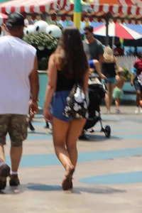 Used her bag as a Shield!
