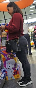 Juicy ass shorty latina in dark grey guess jeans (gif)