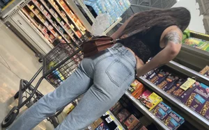 Thick Pawg baddie shopping