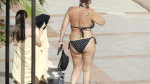 Beach and bikini candid girls