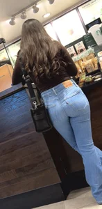 jean round booty latina coed at starbucks line