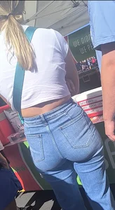 Beautiful blonde fills out some jeans