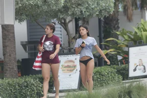 Candid Florida beach and bikini girls