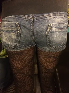 Girl on Shorts and Black Pantyhose Closeup - Subway Escalator Candid