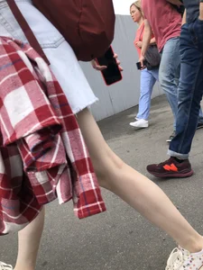 Awesome slim pale legs, candid teen in a skirt