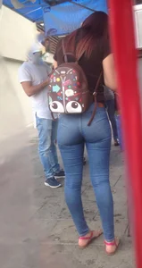 Beautiful plain pants in thin women. LOOK AT IT!
