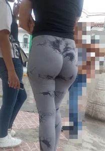 A nice ass in gray leggings [OC]