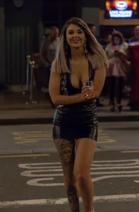 Candid boobs, nip slip and downblouse pics