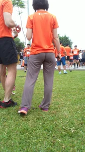 Running chick in grey sweats with a nice ass and wedgie