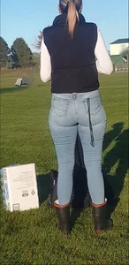 Soccer coach…shes gota nice tight ass on her (OC)