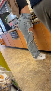 Caught By A Fresh Blonde Pawg, Then The Show Starts