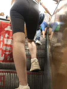 Gorgeous Ass in Sporting Short Tights Subway Creepshots Collection