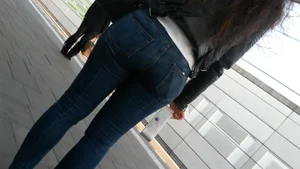 Street Creepshot of an Awesome Booty in Tight Blue Jeans