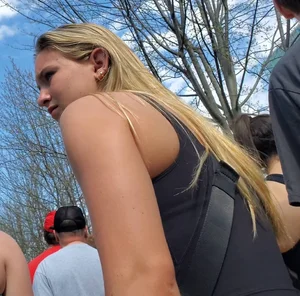 Sexy lulu blonde so tight (Non OC)