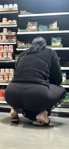 Fine lady in black shopping Bendover/squat‼️