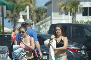 Sexy Florida beach bikini girls