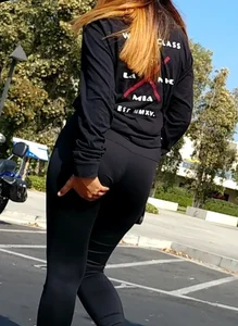Candid girls in leggings and tights