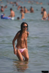 Sexy candid topless and nude beach girls