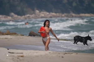 Verna topless beach girls out in the sun
