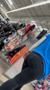 Thick latina worker in black jeans