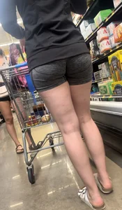 College girl shows off gap to me