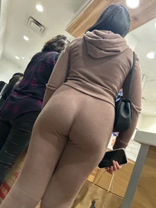 Auntie Anne’s Latina MILF
