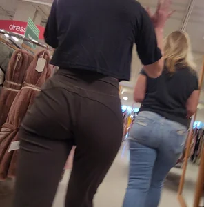 College PAWG with perfect bubble ass w/ Closeups