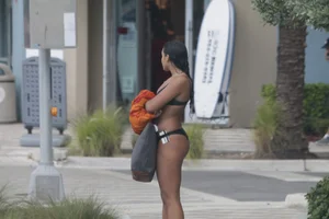 Candid Florida beach and bikini girls