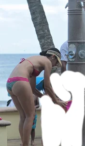 Huge collection of sexy girls out in bikinis in Florida