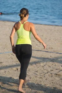 Beach volleyball babe in tight Lulus with a nice ass