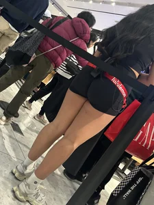 HOT LULULEMON EMPLOYEES + ( ASIAN )