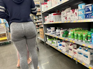 Fit Latina in grey leggings OC